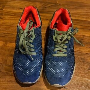 Mens 9.5 sneakers